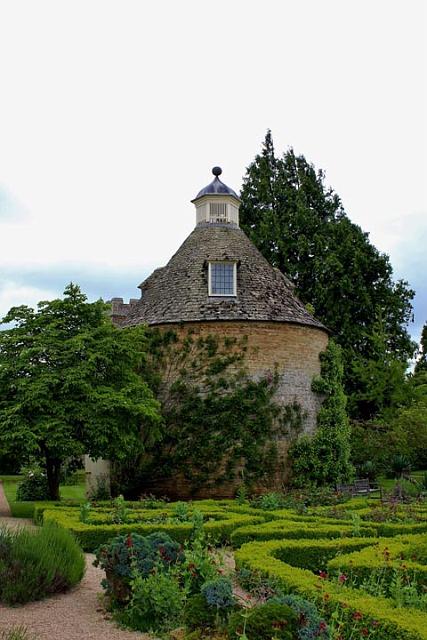 11. Pigeon house.jpg